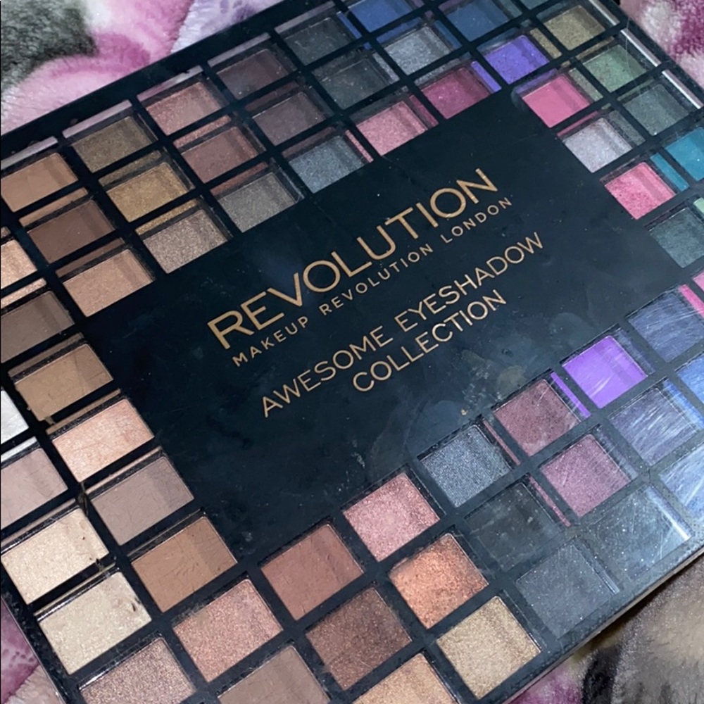 Makeup Revolution Eyeshadow Palette
